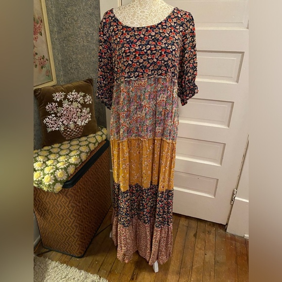 Natural life Collette Tiered Maxi Dress - Mixed Black Floral size M gently used - Picture 4 of 7